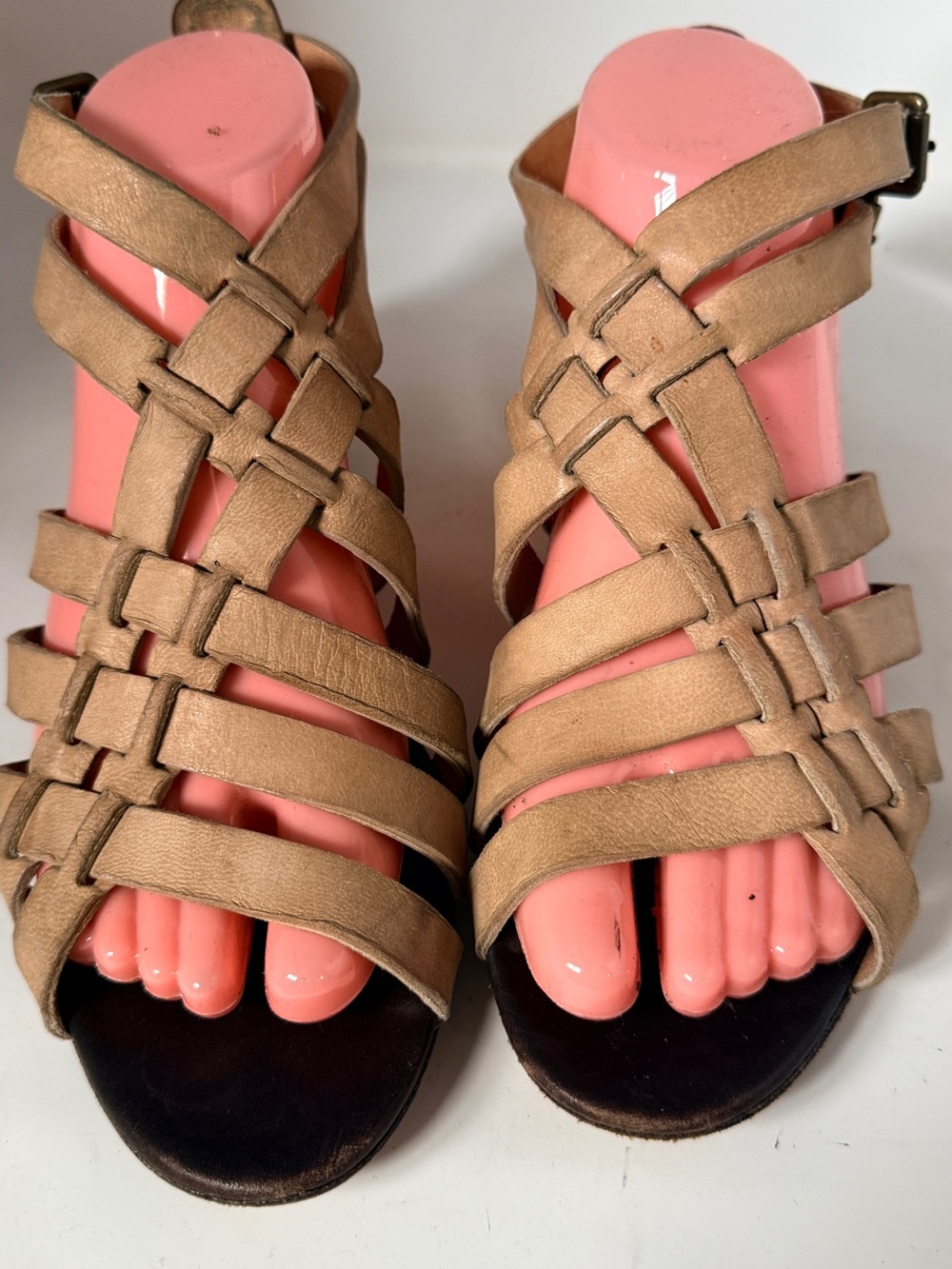 7 Seven for All Mankind size 8.5 leather strappy sandal